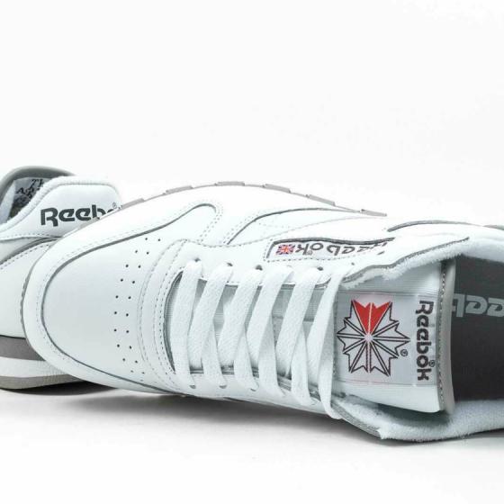 Кроссовки Reebok Classic Leather CM9670